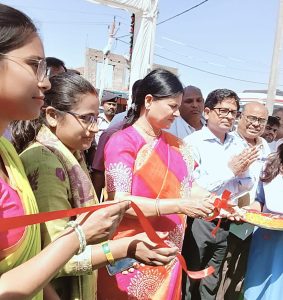 बक्सर में पिछड़ा वर्ग एवं अति पिछड़ा वर्ग के बच्चों के लिए 520 बेड का छात्रावास आवासीय विद्यालय नवनिर्मित भवन का शुभारंभ किया गया।