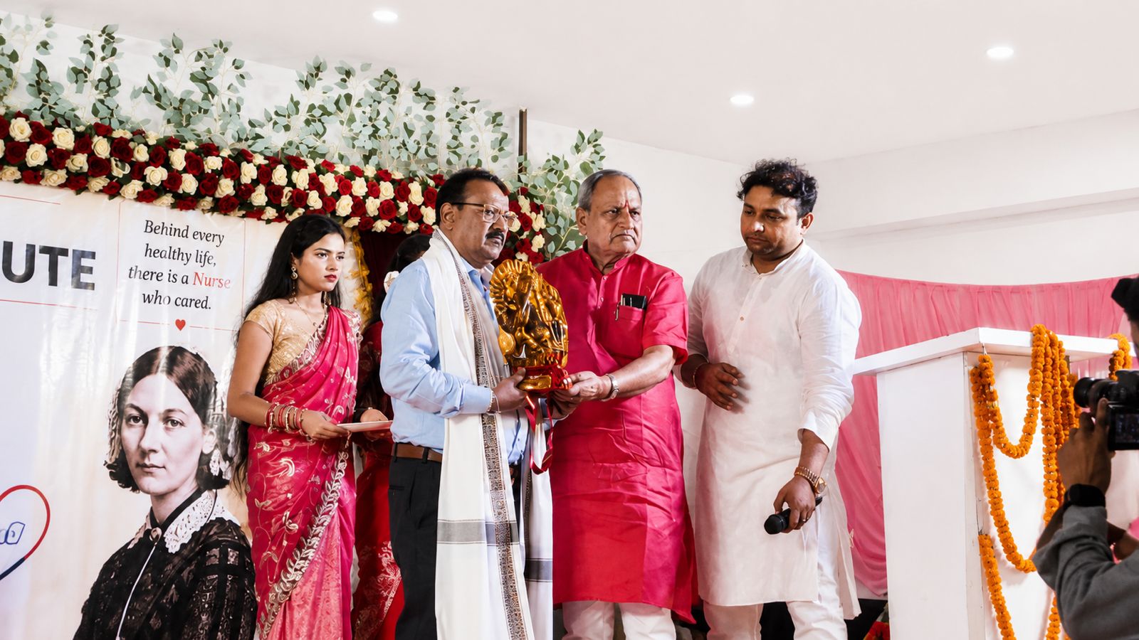 बक्सर में इंटरनेशनल नर्सेस डे पर भव्य आयोजन, नर्सों के योगदान को मिला सम्मान।