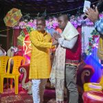 BDC प्रत्याशी श्री सचिन कुमार पांडेय जी द्वारा रामलीला समिति के सभी पदाधिकारियों, पात्रों एवं अभिभावकों को अंगवस्त्र भेंट कर सम्मानित किया गया।